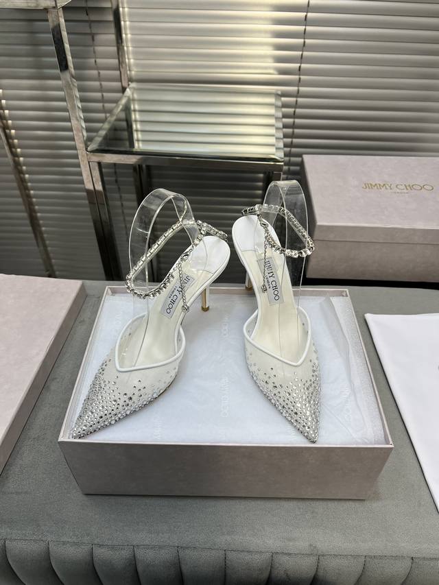 Jimmy Choo 吉米周24S春夏新品踝钻链奢华钻跟高跟鞋 网纱水钻高跟鞋每次jc一出网纱系列都是仙气飘飘 这次网纱搭配水钻特别闪烁迷人 呈现出温柔优雅又可