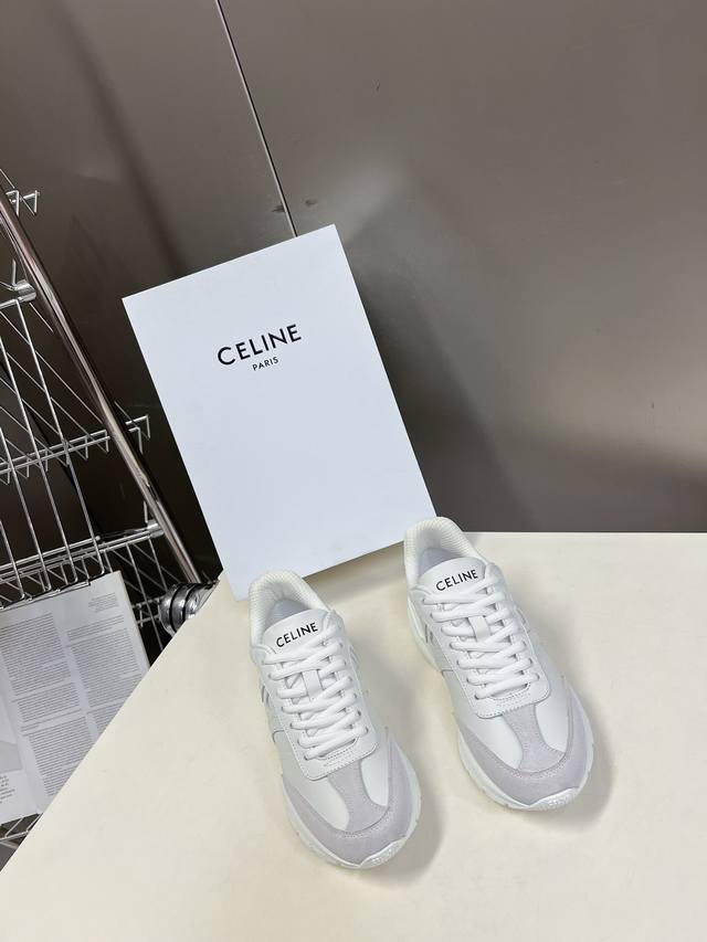 Celine 思琳 2024早春runner系列cr-02新款运动鞋 这一季运动小白鞋无论从楦型的轮廓隔板的拼接都让人耳目一新 前后品牌logo相呼应 大底边位