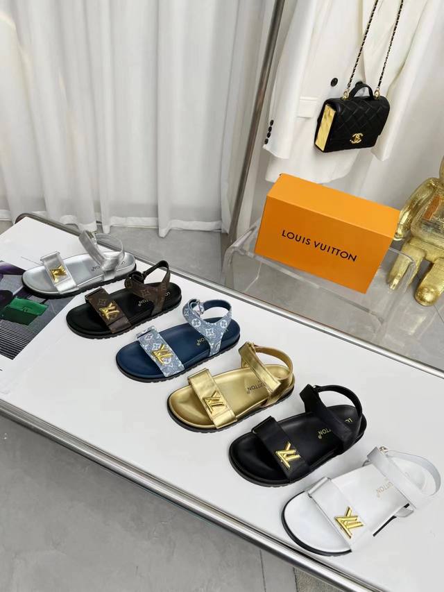 Louis Vuitton路易威登6色可选新款拖鞋火爆上市 1:1高级定制 秒杀一切仿品 原版开模logo装饰 既时尚又美观 面料:小牛皮 内里羊皮 精美原版鞋