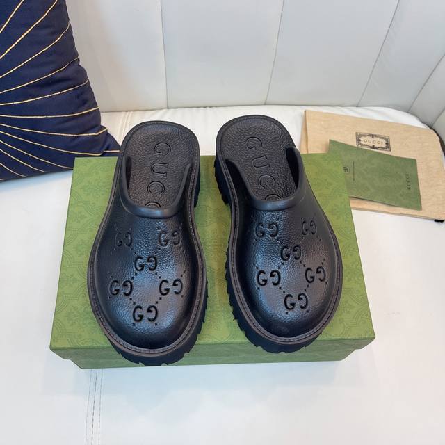 高版本出厂价 元 2022年最新款gucci洞洞单鞋 平底冲孔雕花设计 上脚舒适 厚底5Cm 码数35-41