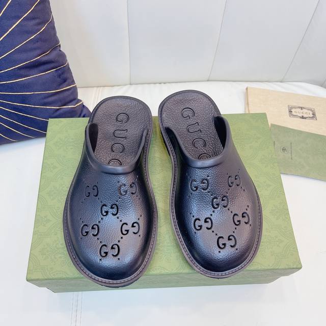 高版本出厂价 元 2022年最新款gucci洞洞单鞋 平底冲孔雕花设计 上脚舒适 簿底2.5Cm 码数35-44