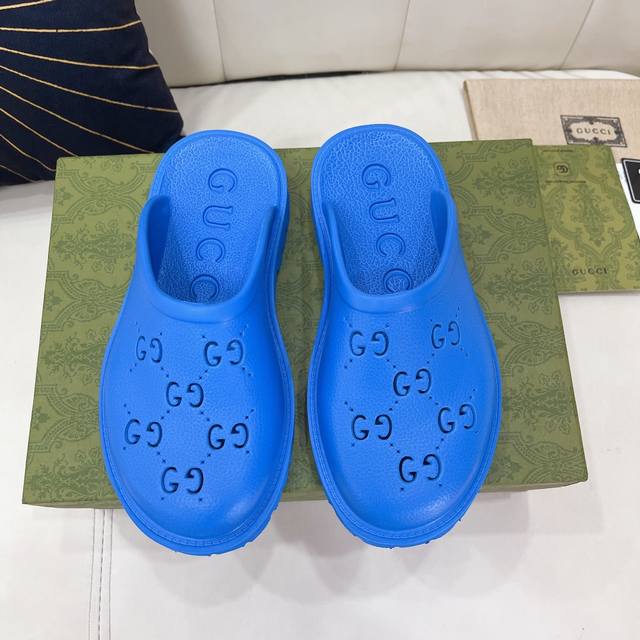 高版本出厂价 元 2021年最新款gucci洞洞单鞋 平底冲孔雕花设计 上脚舒适 簿底2.5Cm 码数35-44