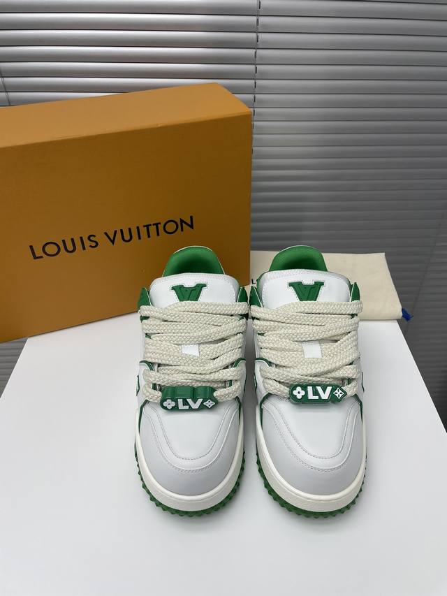 Louis Vuitton 走秀款胖丁trainer 龙年限定款 面包鞋 情侣款 胖trainer打破颜色的单一变化 胖乎乎的超可爱有趣 融入了与old Sko