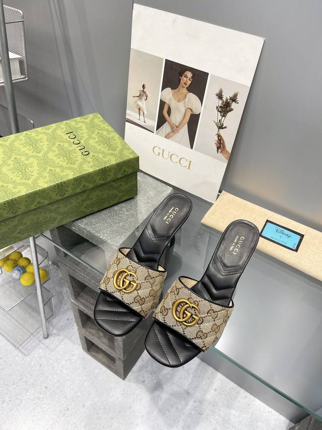 Gucci古奇新品2023夏季 女士双g扣拖鞋 凉鞋 代购级别 顶级品质 原版购入1:1顶级复刻 材质和y版一致 相当有质感 可以对比zg无差距 面料 进口经典