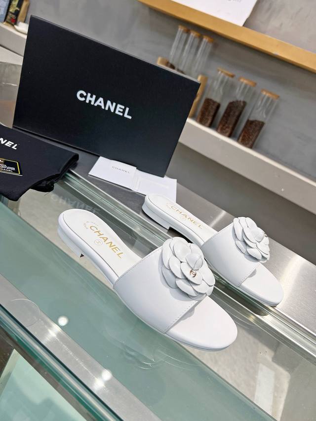 Chanel 2024春季凉鞋 单鞋最新款 欧洲代购&香奶奶家新款时尚最新版面 散发持久魅力的小香靴鞋 原版开发支持市场任意对比所谓线条流畅自然 做到恢复原版模