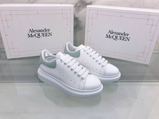 麦昆alexander Mcqueen 羊京尾 混种羊皮内里 女码p 男码 顶级牛皮内里 女码p 男码 为小白鞋疯狂打call 超过 种版面 做市场最顶级的质量