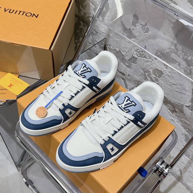 情侣码# 顶级代购版本 Lv Trainer 情侣限定系列休闲运动篮球鞋 颜值担当 上脚帅炸 每个颜色都是巨巨巨好看 潮人必备单品 原版订制压纹粒面小牛皮 非市