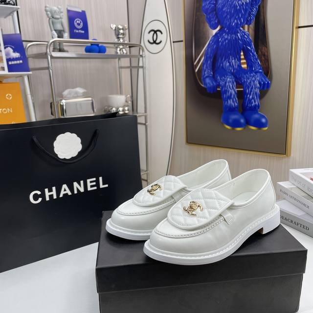 Chanel香奈儿新款英伦风系带女单鞋小皮鞋 码数:35-40