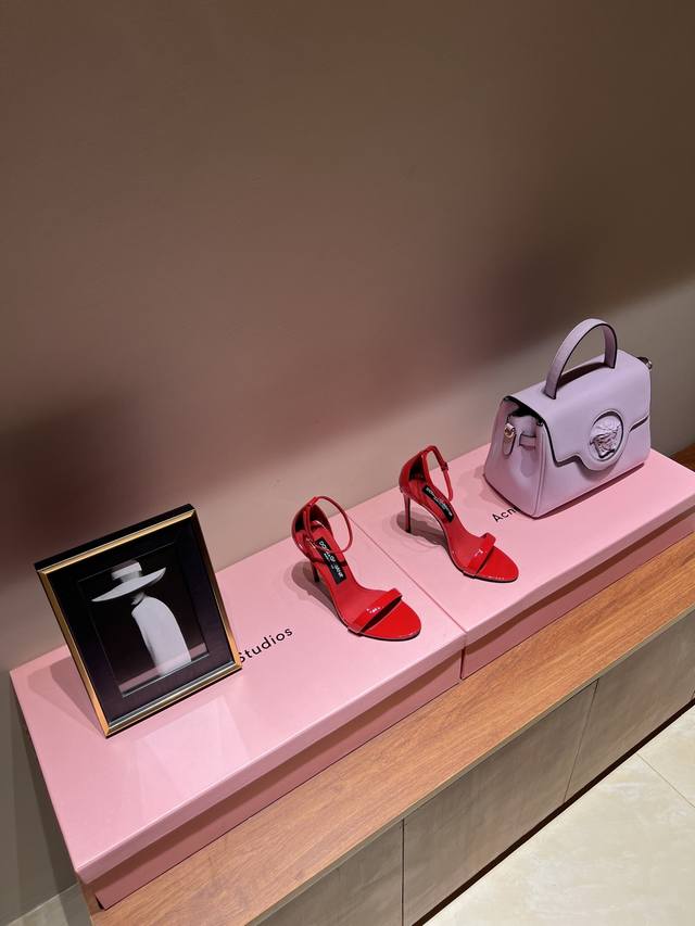 最高版出厂 D&G古典与现代碰撞出的意式浪漫美学 杜嘉班纳 Dolce & Gabbana 真丝系列 超高跟露趾凉拖 线条 版型 看得到的高级感 非市场通货比