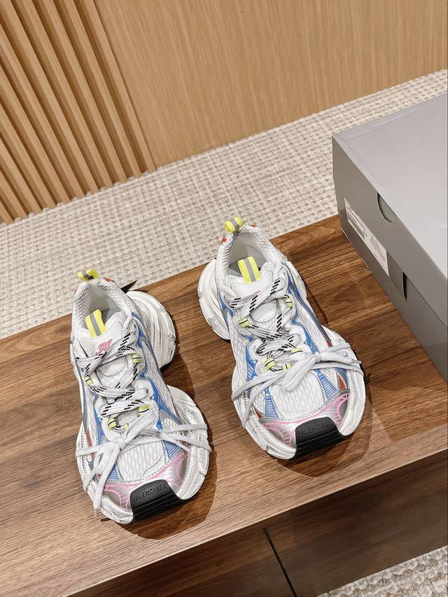 升级版 Balenciaga 巴黎世家九代最新爆款3Xl Sneaker系列 情侣款 休闲 老爹鞋 运动鞋 整体鞋型汲取了balenciaga Track和ba