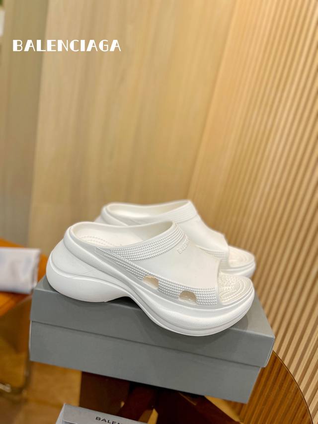 升级版本 独家顶级版本 巴黎世家 X Crocs 23Vs春夏爆款松糕凉拖系列 在这个in时代必备的拖鞋 Balenciaga X Crocs 联名洞洞鞋 进口