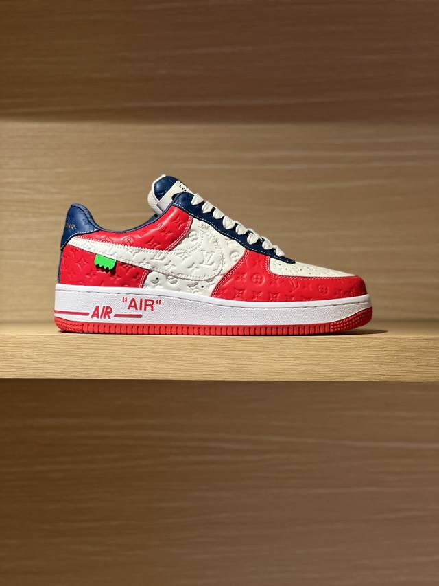 顶级品质 Lv耐克天价联名 年度鞋王抢钱 Loui Vuitto X Nike Air Force 1 毫无疑问是今年最受玩家期待的联名系列之- 入手难度堪称