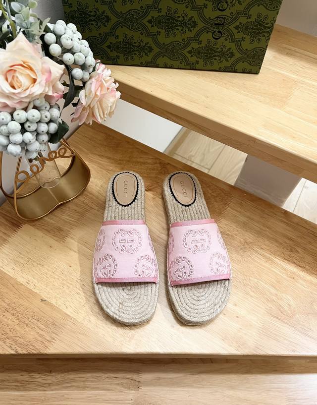 Gucci 巴黎2024春damita马德拉刺绣帆布麻底拖凉鞋 鞋跟尺寸约为30 毫米 1英寸 马德拉帆布 套穿 符合标准尺码 请选择平时所穿尺码 码数 35-