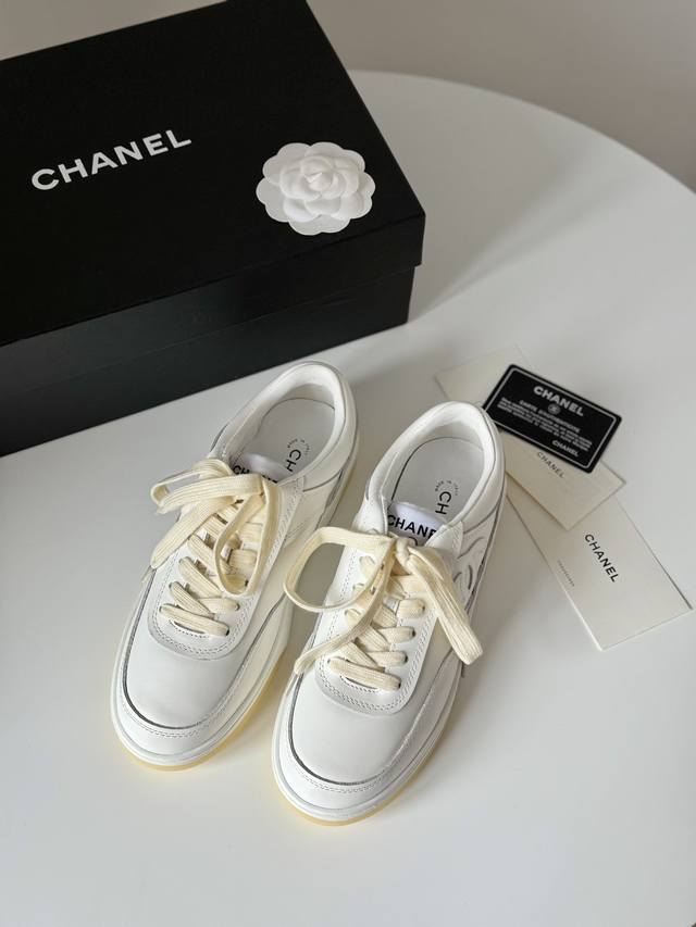 Chanel 24P新款熊猫运动鞋 对版货 香奈儿的新款熊猫板鞋就是香 鞋面牛皮 内里羊皮 原版大底 Size:35-40