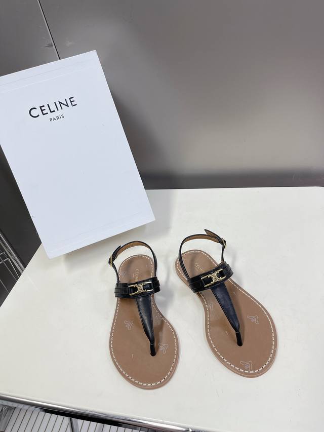 Celine 思琳春夏最新款复古时髦凉鞋夏天搭配袜子 简直绝绝子了复古的点上带上了满分时髦感颜值 绝原版购入开发 依旧最高输出还原原版定制复古感胎牛皮 内里牛皮