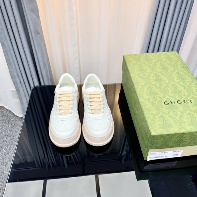 顶级版本 原单品质 古奇gucci2021最新款男女休闲小白鞋 情侣款 原版开模 套楦版本 系列完美 欢迎品鉴 原版打码工艺 面料:头层牛皮 内里:丝绸牛里 大