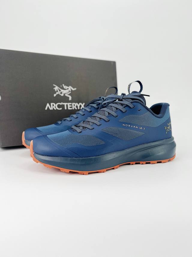 Arcteryx Norvan Ld 3 Gtx 始祖鸟 此款鞋采用近几年比较流行的版型设计 外观时尚大气 鞋底采用耐磨的材质 穿上它 让您在平时生活和工作中都