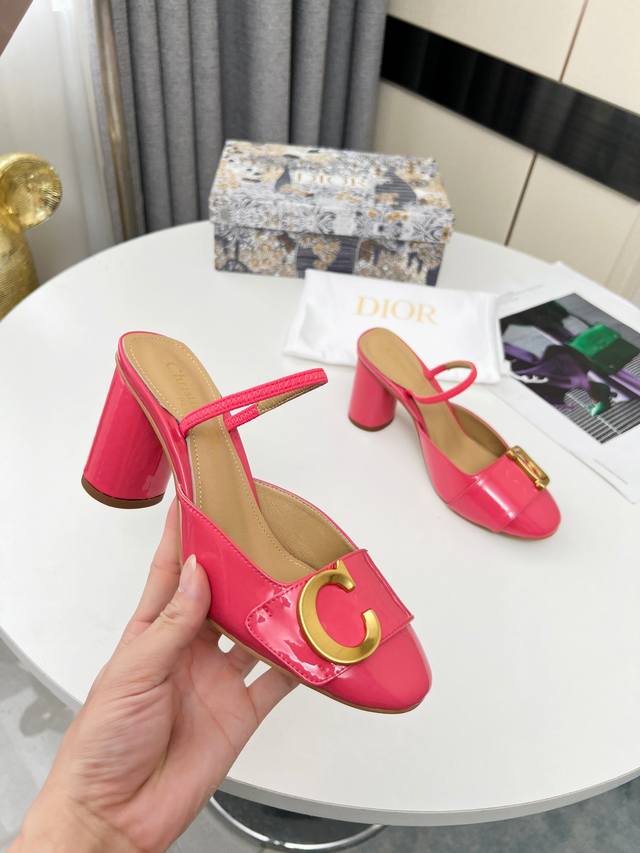 真皮底+40 迪奥 Dior 新款 原版开发 小圆头凉鞋鞋 上脚随意搭配 非常完美 跟高7.3Cm 五色任选 码数35-42