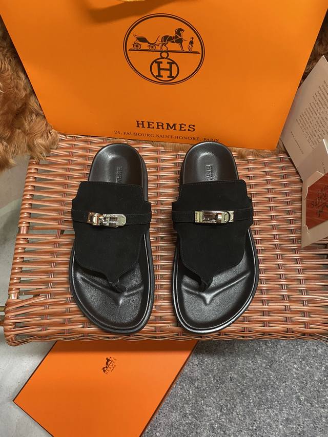 H家 Hermes 男女同款 最近火到不行的情侣款二舅鞋- 凉鞋,搭配各种彩色袜子 潮爆了 鞋面 进口混种羊皮.鹿皮 内里 进口混种羊皮 大底 Tpu防滑耐磨大