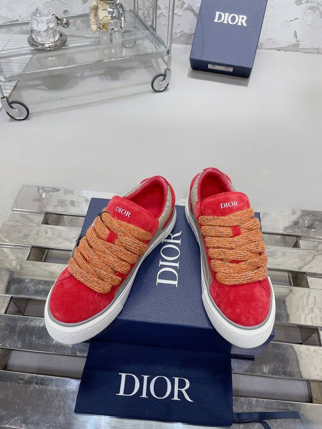 顶级版本 Dior 迪奥b33系列 情侣款休闲板鞋 原版购入开发做货 采用迪奥灰牛皮革精心制作 侧面饰以同色调 Cd Diamond 图案帆布镶片 Cd Ico