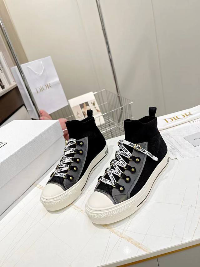 顶级正确版本 Dior 迪奥 2023最新飞织袜子鞋 顺应复古市场的趋势的 Dad Shoes风格鞋款鞋舌上的dior标志 鞋面运用了质感细腻的皮革和飞织全毛面