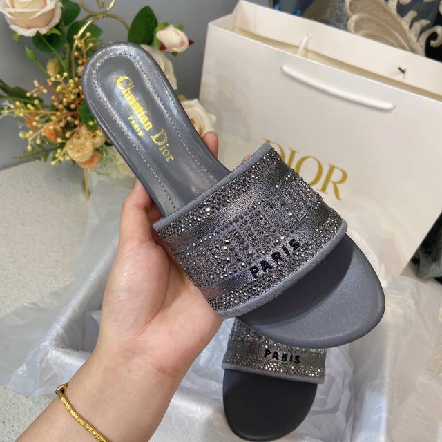 粗跟 Dior 迪奥经典一字拖鞋 钻面凉拖 跟高 平底 粗跟4.5Cm 码数 34-42