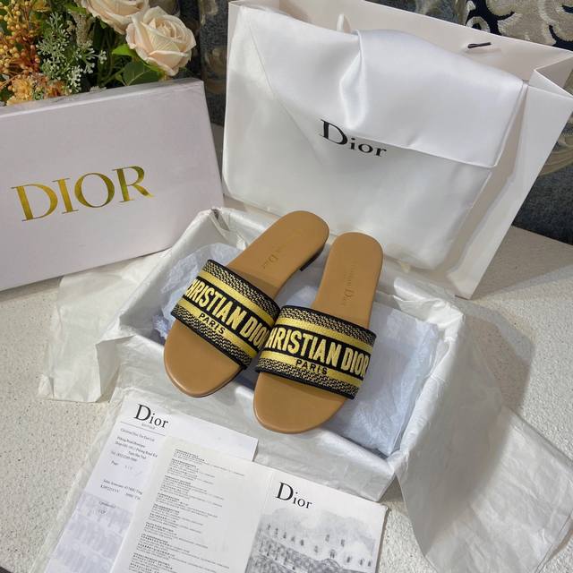 粗跟80 Dior 迪奥经典一字拖鞋 刺绣字母凉拖 跟高 平底 粗跟4.5Cm 码数 34-42