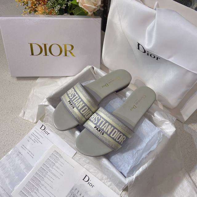 粗跟80 Dior 迪奥经典一字拖鞋 刺绣字母凉拖 跟高 平底 粗跟4.5Cm 码数 34-42