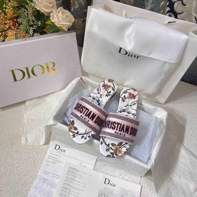 粗跟80 Dior 迪奥经典一字拖鞋 刺绣字母凉拖 跟高 平底 粗跟4.5Cm 码数 34-42