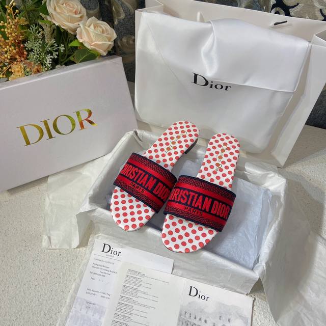 粗跟80 Dior 迪奥经典一字拖鞋 刺绣字母凉拖 跟高 平底 粗跟4.5Cm 码数 34-42