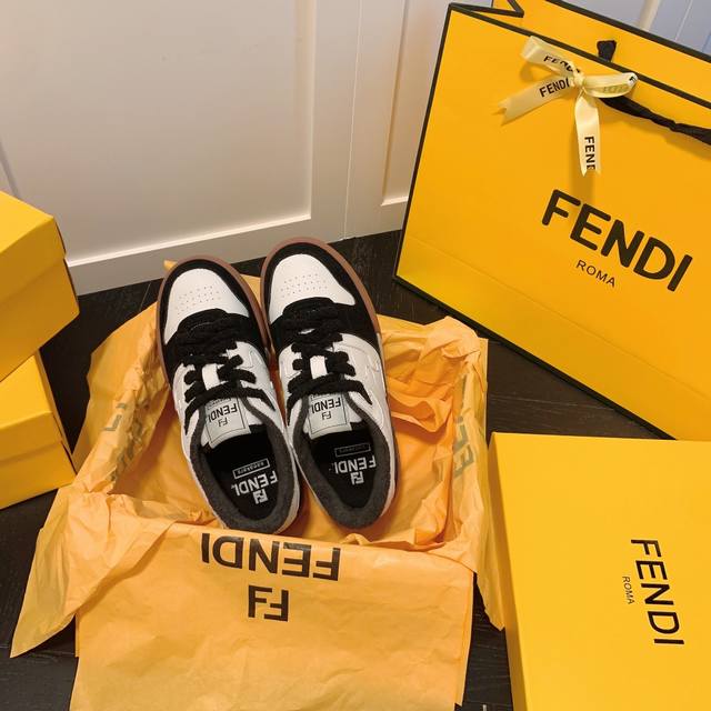 Fendi 芬迪 2022新款情侣款match 休闲运动板鞋 原版购入完美复刻做货 设计师kim Jones打造的首款运动鞋fendi Match和lv驴牌的t