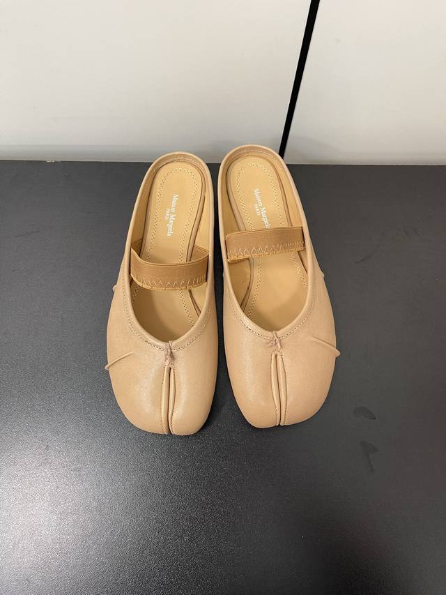 高定品质 Maison Margiela Mm6马吉拉24Ss新款皱褶分趾鞋 Tabi分趾芭蕾舞绑带半拖 意产植鞣羊皮 欢迎对比 真正的原版大底 Size:35