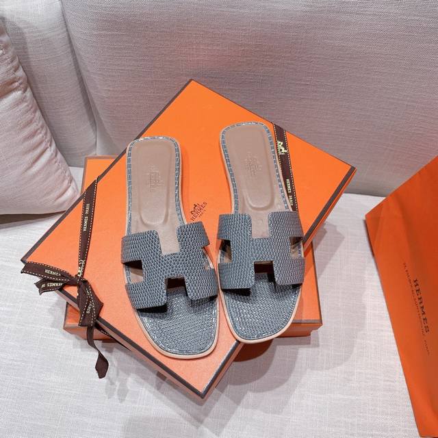 2021蜥蜴纹全新改版 Herm s 包装升级 版型做工材料升级 Hermes市场最高版本纯手工鞋 顶级产品爱马仕拖鞋 经典之最 真正的手工鞋 连针线走线数量都