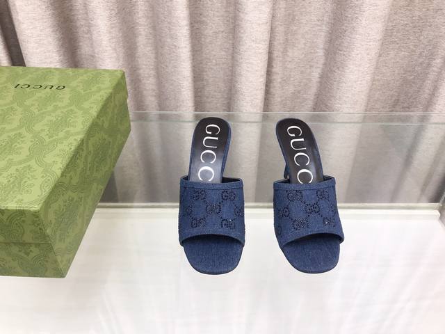 Gucci 古驰专柜新款双g烫钻高跟拖鞋 面料 布面烫钻 内里: 进口羊皮里 大底 真皮大底 跟高 Cm 码数: 35 39 40 41 42定做不退换