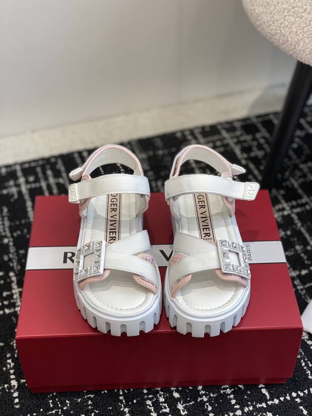 代购级 Roger Vivier Rv 24Ss 系列带厚底后空凉鞋 拖鞋 爆款众多网红最爱释合运动活力与时尚设