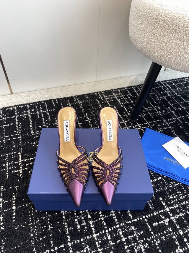 代购级 Aquazzura 24Ss 惊艳火爆款 菠萝 王室贵族的钟爱雍容华贵 气质高雅 到手如图柜级品质 进口真丝 璀璨别致水钻饰扣 小羊皮内里 意大利真a级