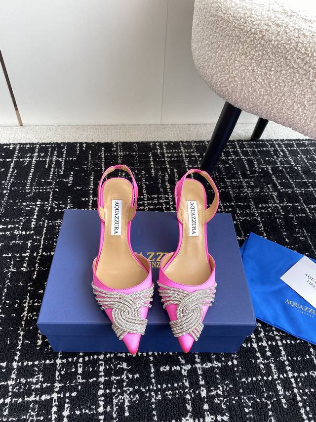 代购级 Aquazzura 24Ss 惊艳火爆款 菠萝 王室贵族的钟爱雍容华贵 气质高雅 到手如图柜级品质 进口真丝 Pv C透明片面料 璀璨别致水钻饰扣 小羊