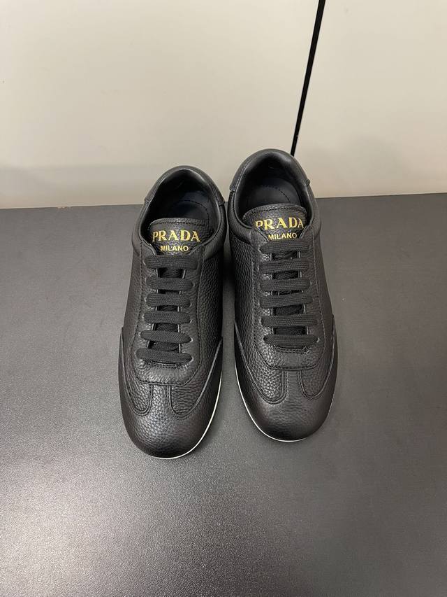 男款10 Prada Ss24 New Arrival P家24饼干德训鞋情侣款阿甘鞋新品 软得没朋友啊 脚感超级软糯 鞋面材质 摔纹牛皮 内垫 羊皮 原版大底