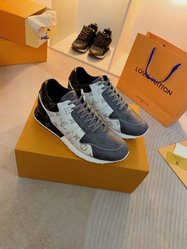 出厂价 No:09532-1 Louis Vuitton 路易威登 此款lv Runner运动鞋出自艺术总监virgil Abloh之手 吸取经典跑鞋的设计精髓