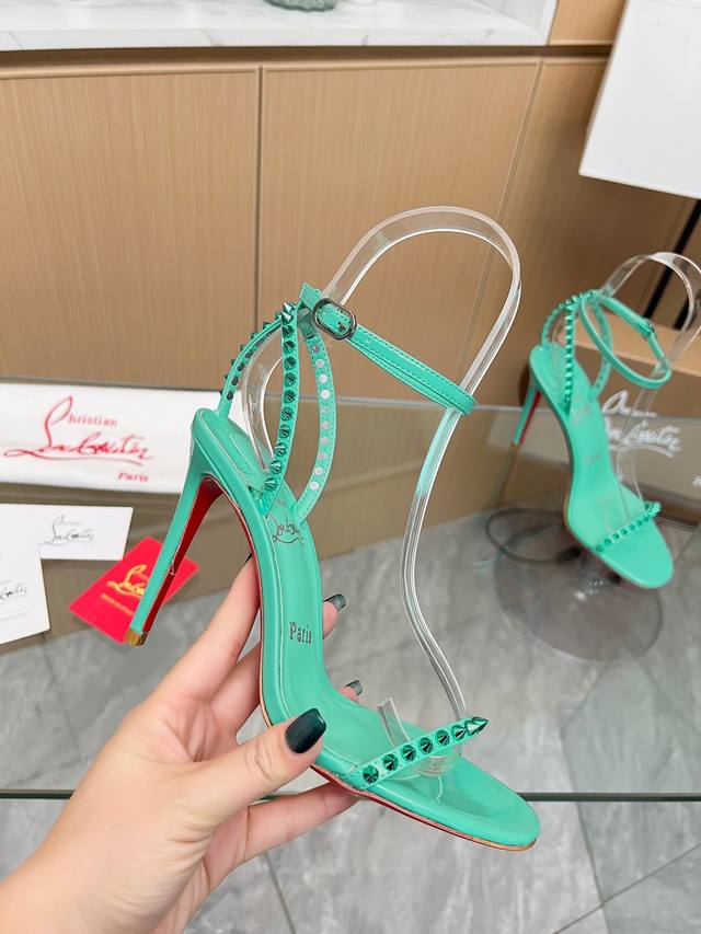 Christianlouboutin路铂廷 Cl红底鞋 全球限量 来自拉斯维加斯的祝福灵感来自拉斯维加斯的炫彩霓虹 手工制作 精致工艺收藏级作品 绝对吸睛的存在