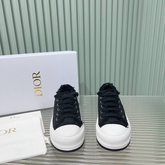 最新色系dior迪奥2024Walk N系列 老花 刺绣 厚底帆布鞋 休闲运动鞋 原版购入开发 做货 这款 Walk N Dior 厚底运动鞋是一款时尚单品 提