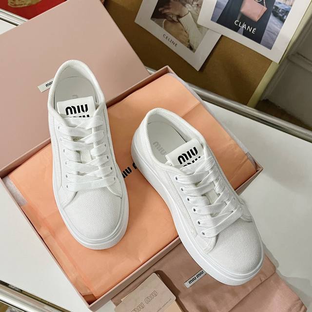 顶级版本 Miumiu缪缪 最新款 帆布 厚底 饼干鞋 牛仔布 休闲 运动鞋 原版购入开发 做货 这款休闲运动鞋体现了miu Miu特有的时尚态度 Miu Mi