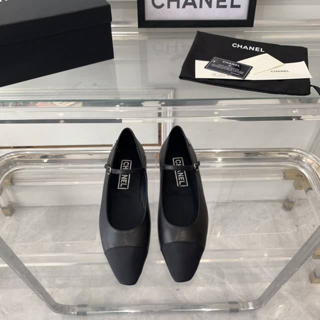 Chanel新款单鞋 顶级版本 双c平底经典款 进口小牛皮鞋面 内里踮脚羊皮 意大利进口牛皮大底 Size 35-39 40 41定制