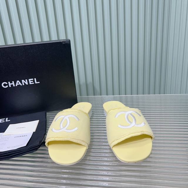 正确版 Chanel 24P New Arrival 小香24春夏凉拖新品 鞋面是卫衣毛圈料 搭配大logo刺绣 温和舒美 鞋面内里是羊皮 鞋底意大利进口牛皮