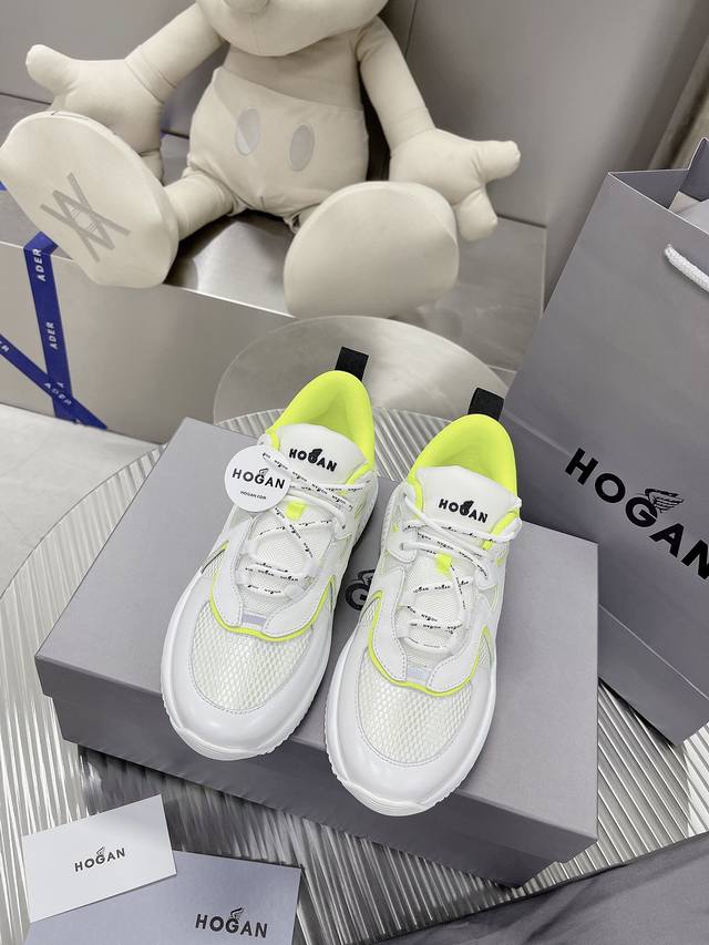 Hogan H597系列女士运动鞋 意大利制造 光滑皮革鞋面 运动面料拼缝 波浪边绒面皮革h字母 织物和纳帕皮革细节点缀 记忆泡沫内底 码数35-39