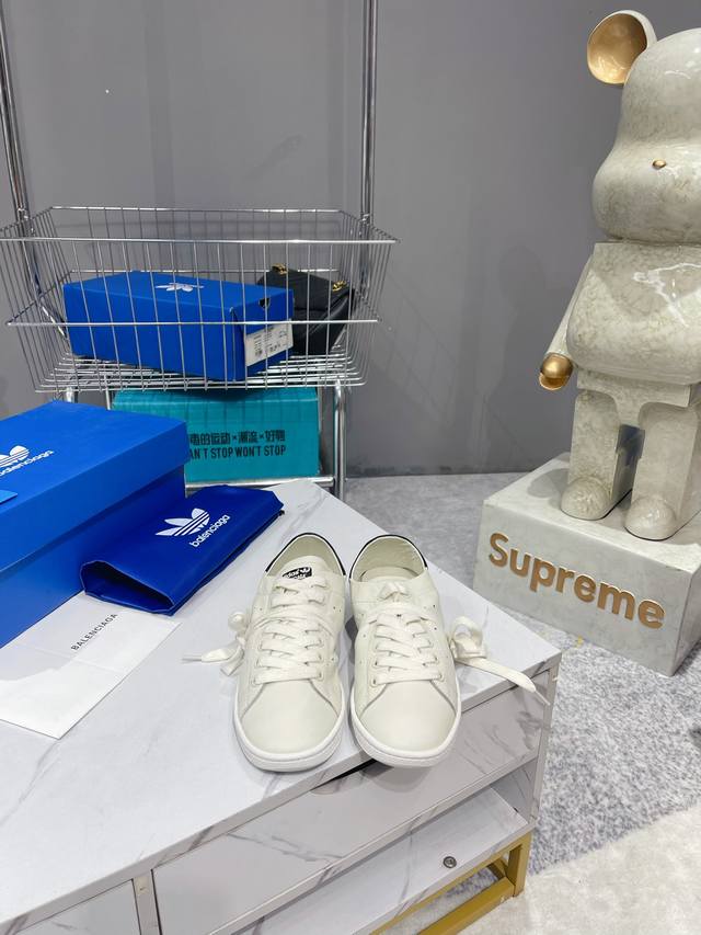 男装10 Balenciag*Adida* Stan Smith联名氧化做旧小白鞋 巴黎与阿迪联名款 新季爆款上新 复古鞋回潮 岁月感就是经典款最酷的搭配 环保