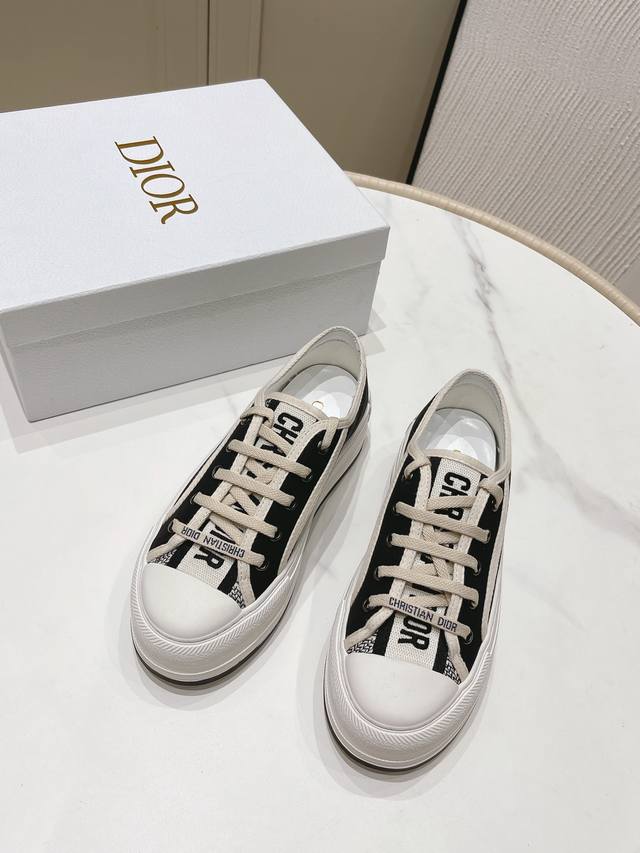 冲量价: Dior迪奥walk'N系列 老花 刺绣 厚底帆布鞋 休闲运动鞋 原版购入开发 做货 这款 Walk'N'Dior 厚底运动鞋是一款时尚单品 提升该系