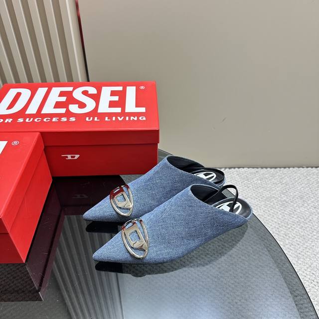 出厂价: Diesel24春夏新品绊带平底穆勒鞋凉鞋 又酷又飒 低跟好驾驭 上脚优雅大方 休闲百搭 女神气质拉满 鞋面 蛇纹牛皮 软牛油皮 水染牛仔 大底 真皮