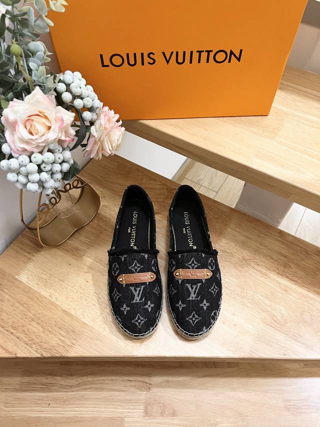 Lvui Vuitton 路易威登 顶级代购货 渔夫鞋 本款 Helios 渔夫鞋拼接漂白monogram丹宁布与毛边 释放闲适格调 麻绳编底成就纯正帆布便鞋构