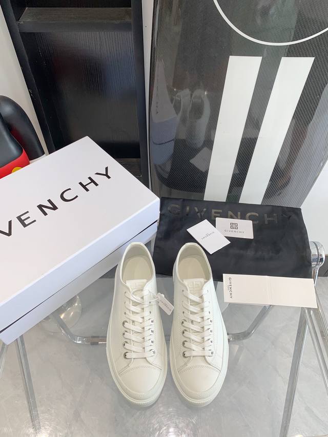 女款 男款 Givenchy纪梵希2022春夏新款小白鞋原版开发全网最高版本无论是面料 内里 垫脚都是用最好的牛皮不是市场上的普通货原版tpu大底女码35-40